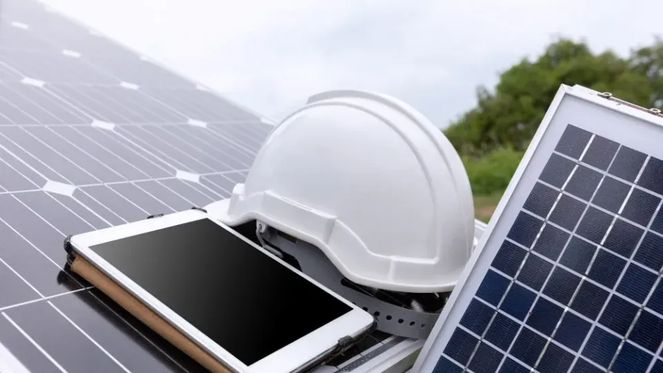 Como funciona uma usina solar