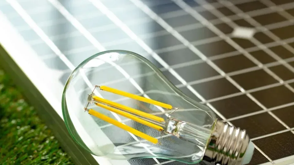 Como funcionam as placas solares