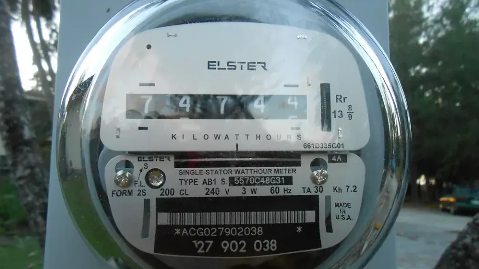 Como ler a conta de luz para energia solar