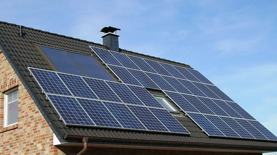 Energia Solar em Condomínios em 2026: Vale a Pena?