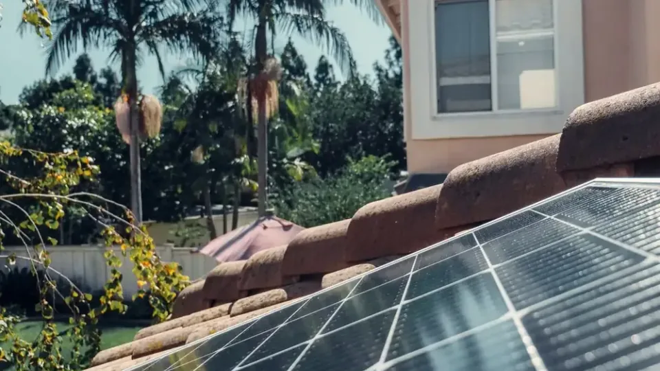 Energia solar para casa de praia: vale a pena?