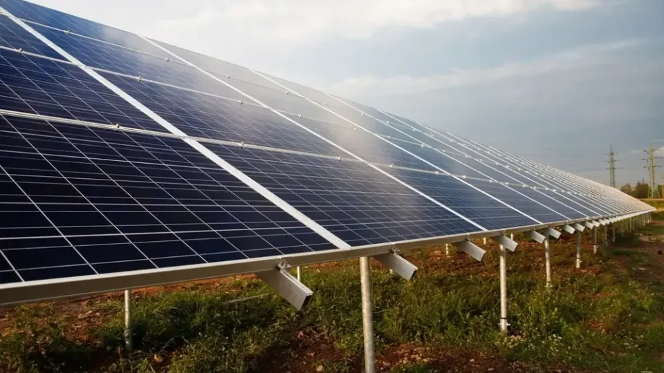 Quanta energia gera uma usina fotovoltaica