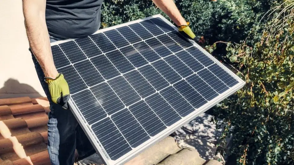 quanta energia produz um painel solar