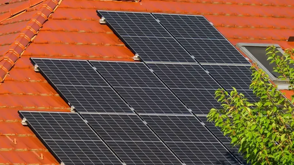 Quantos painéis solares uma casa precisa? Veja o cálculo