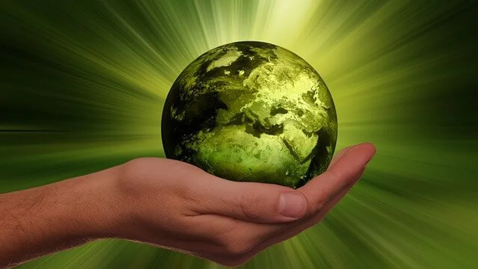 Tecnologias Sustentáveis: Inovando para o futuro — módulos fotovoltaicos em telhado residencial.