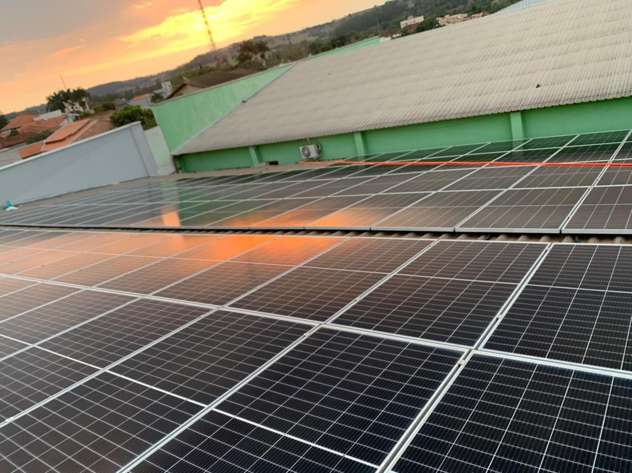 Energia Solar Residencial. Sistema de 4,36 kWp, com 8 módulos