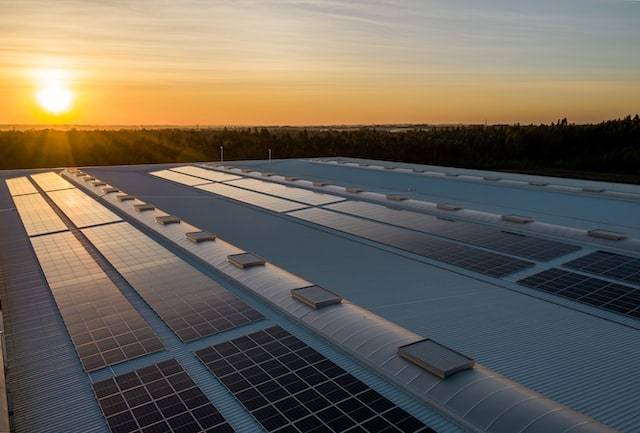 Indústria com sistema fotovoltaico em Londrina