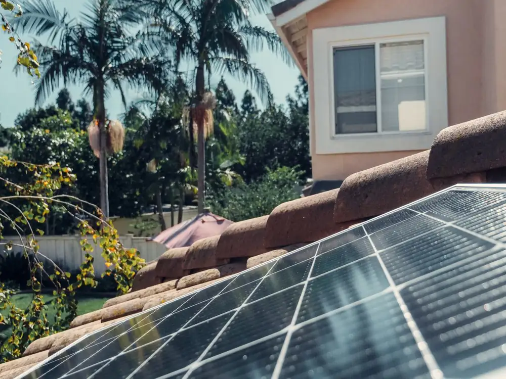 Energia solar para casa de praia: vale a pena?