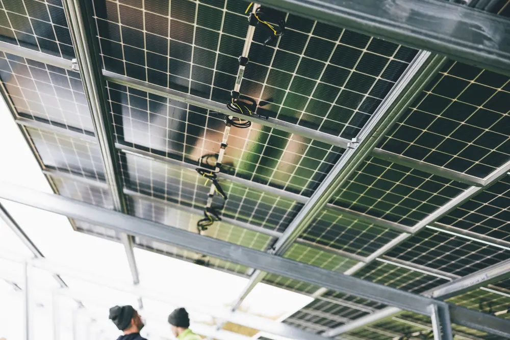 Estrutura de painéis para demanda contratada e energia solar